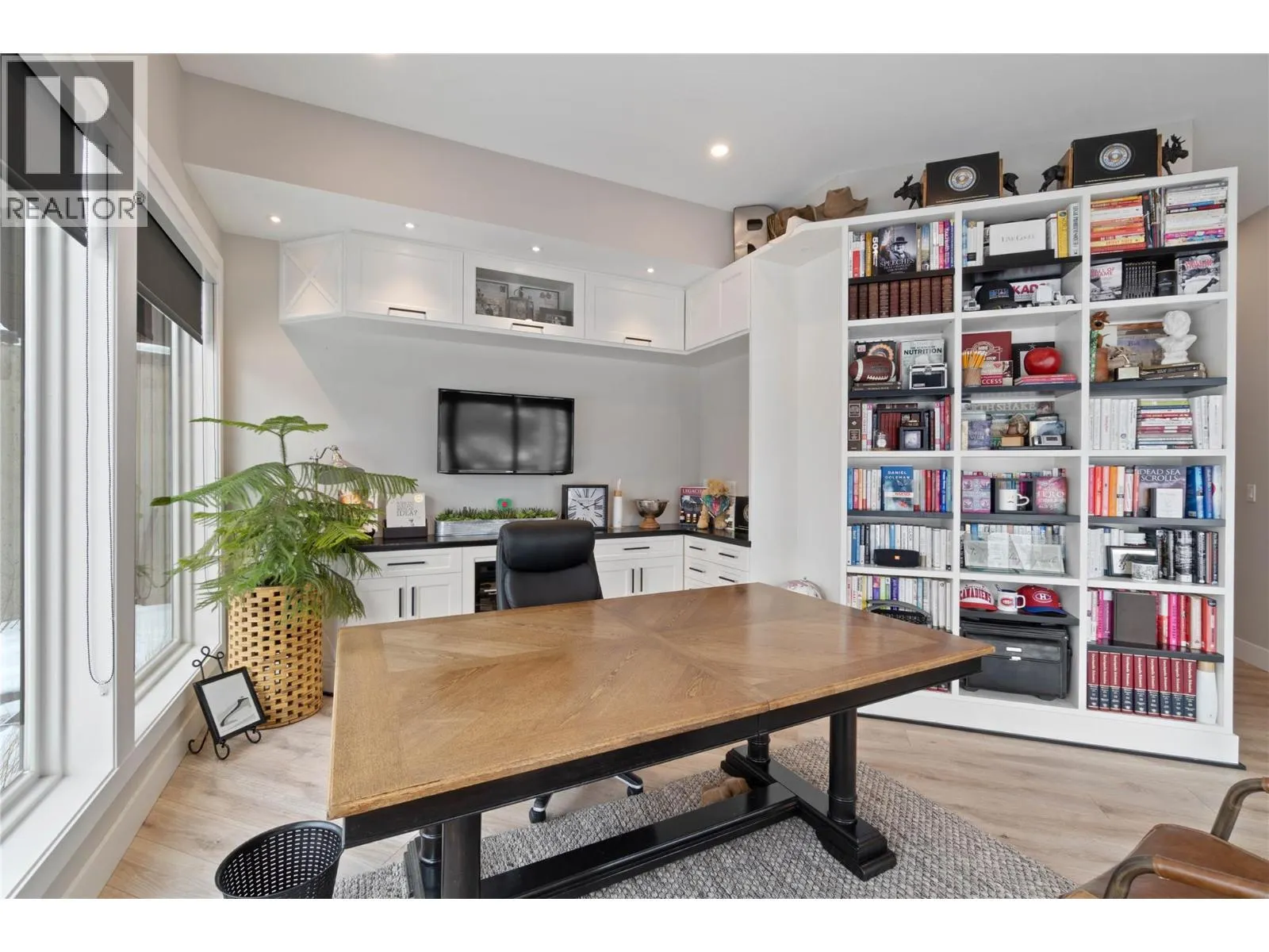 608 Mt Ida Crescent