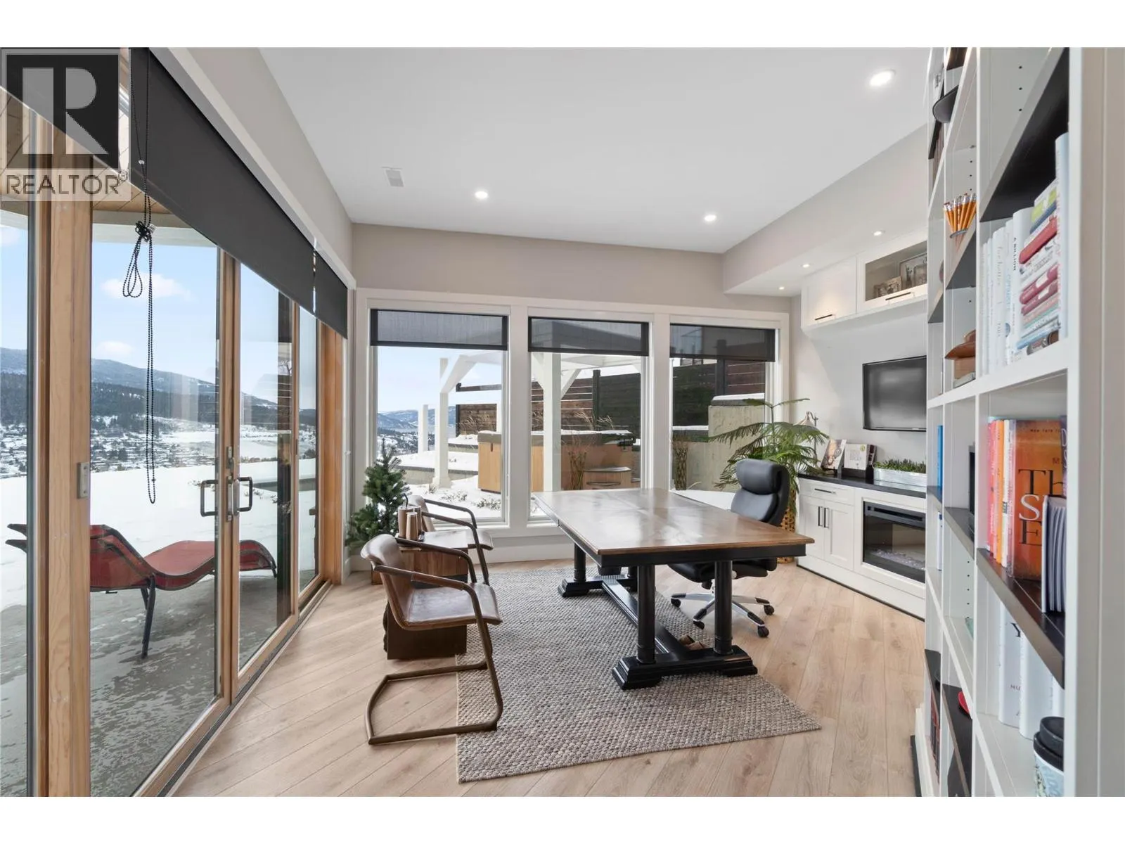 608 Mt Ida Crescent