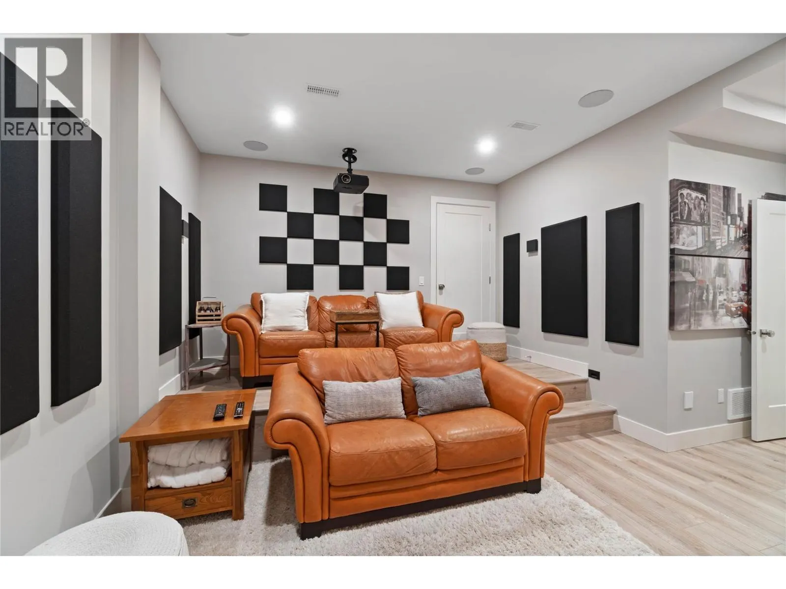 608 Mt Ida Crescent