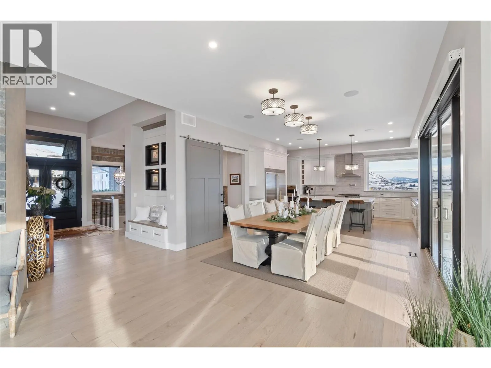608 Mt Ida Crescent