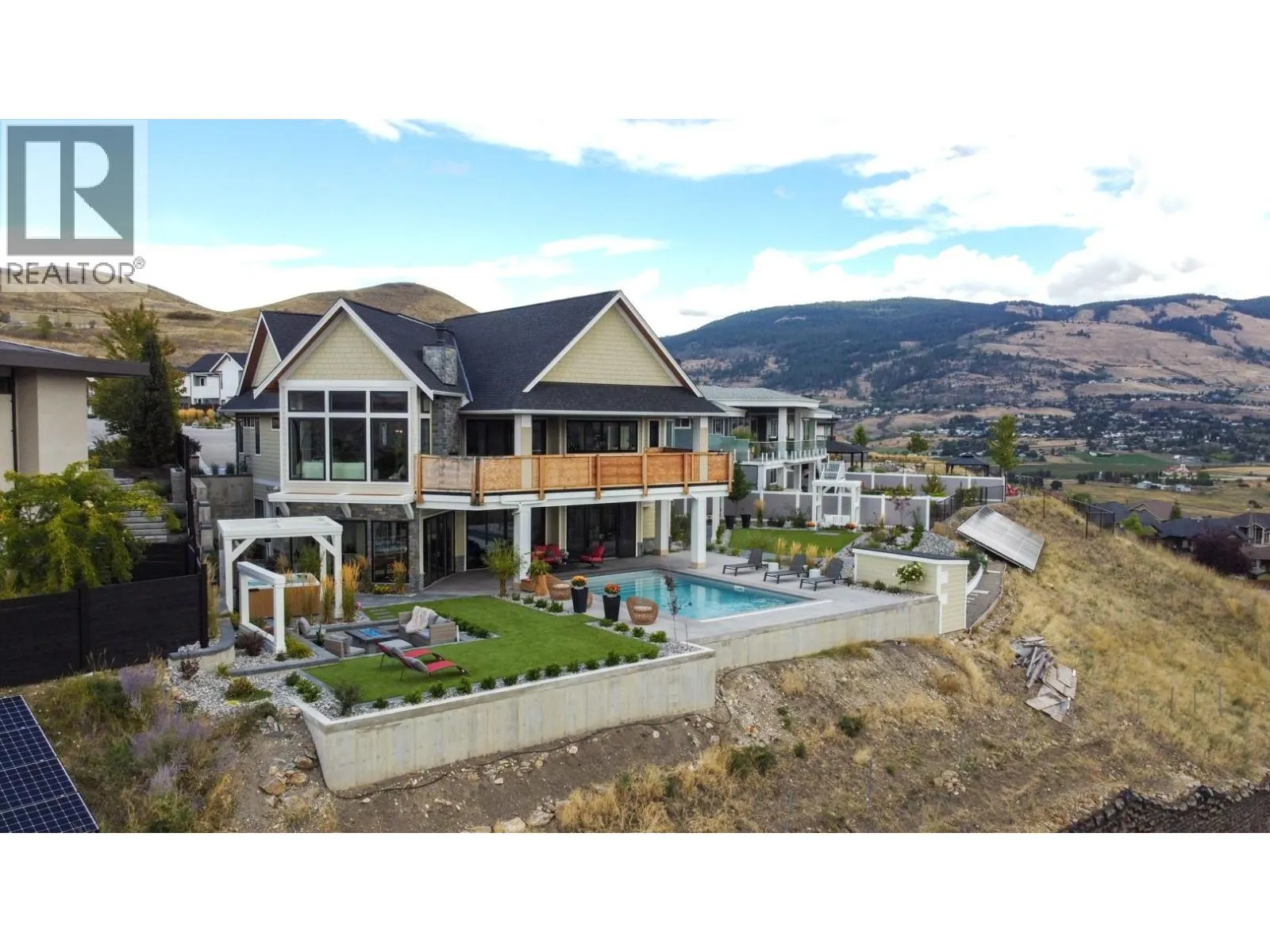608 Mt Ida Crescent