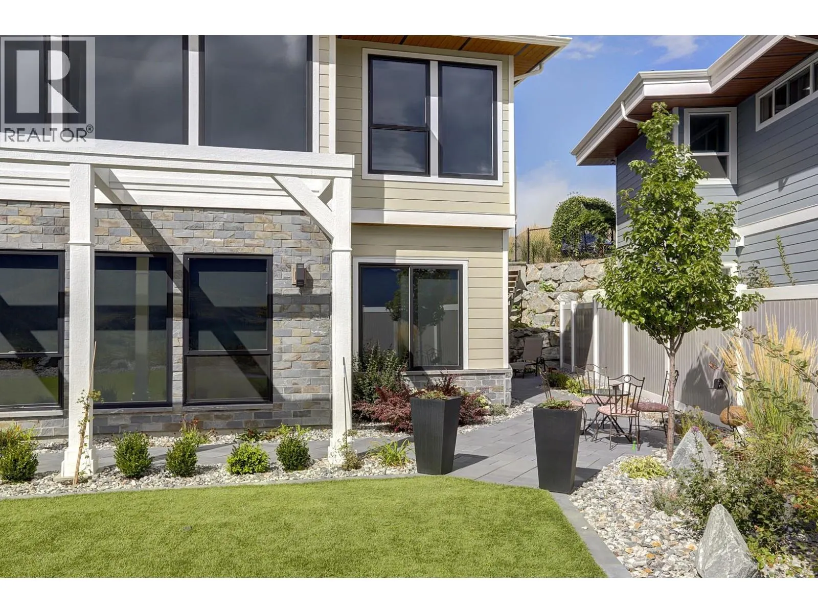 608 Mt Ida Crescent
