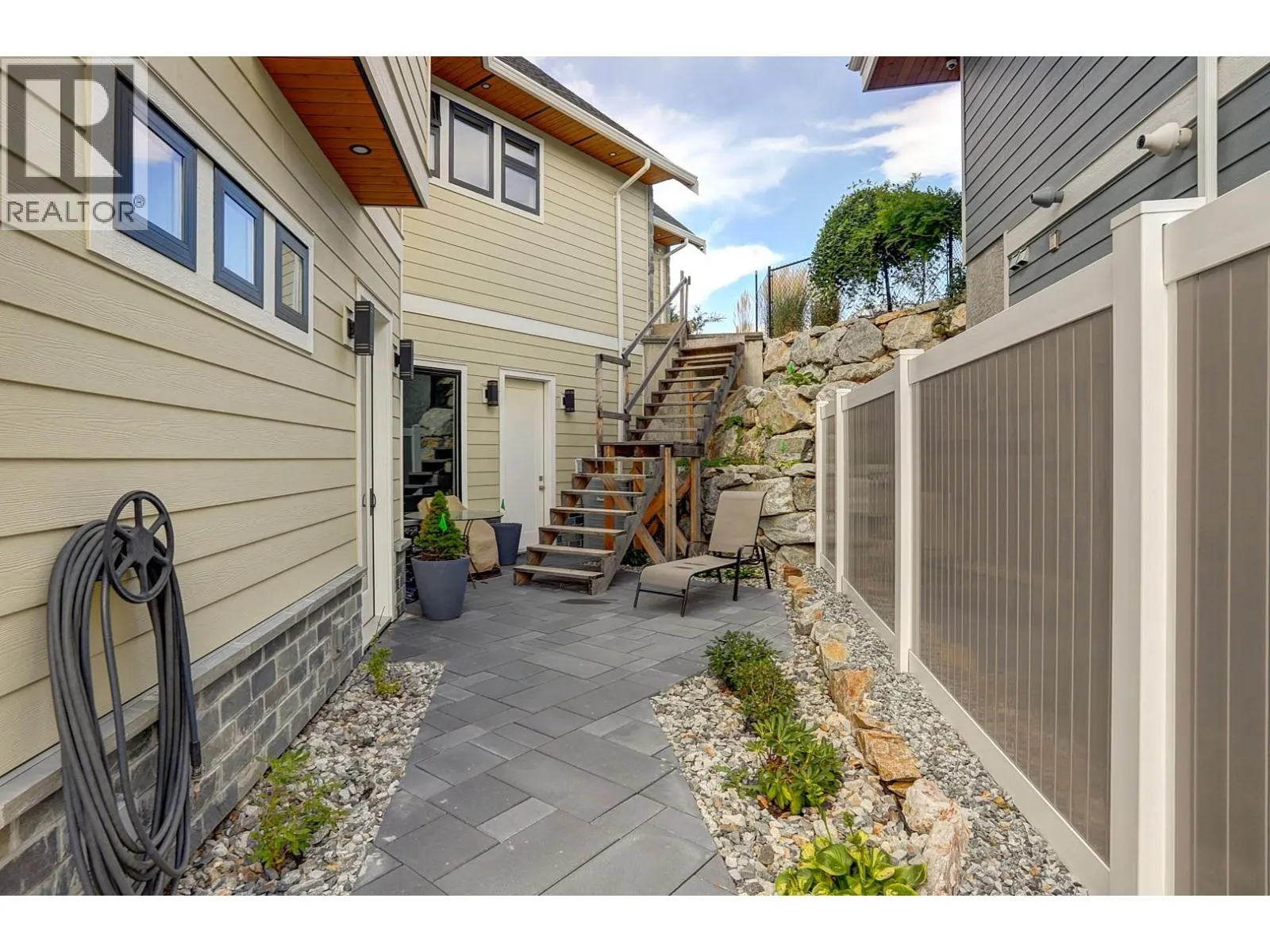 608 Mt Ida Crescent