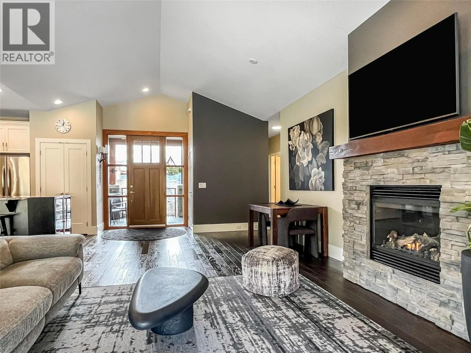 4000 Redstone Crescent NE Unit# 221 Lot# S Lot 32 P