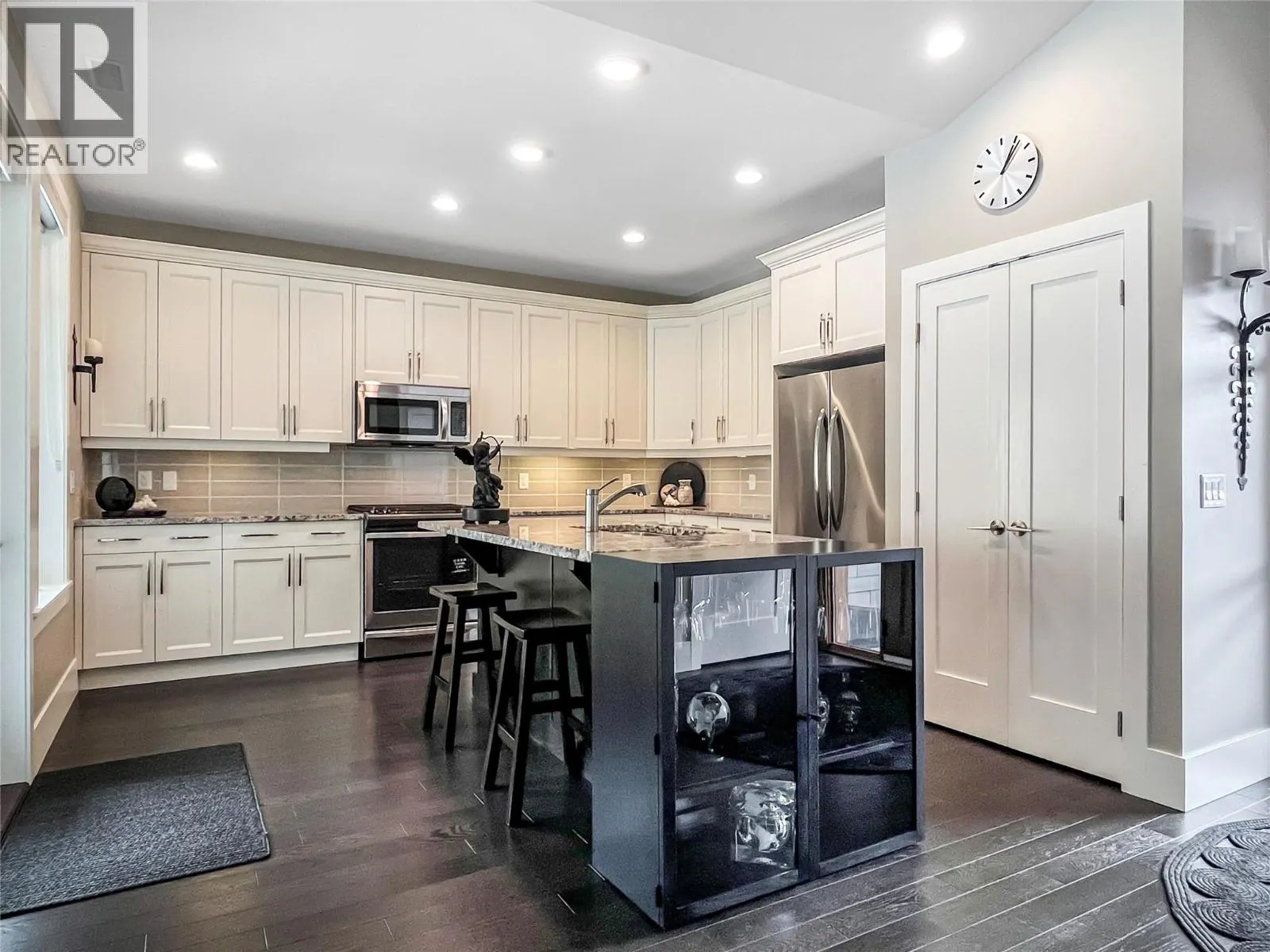 4000 Redstone Crescent NE Unit# 221 Lot# S Lot 32 P