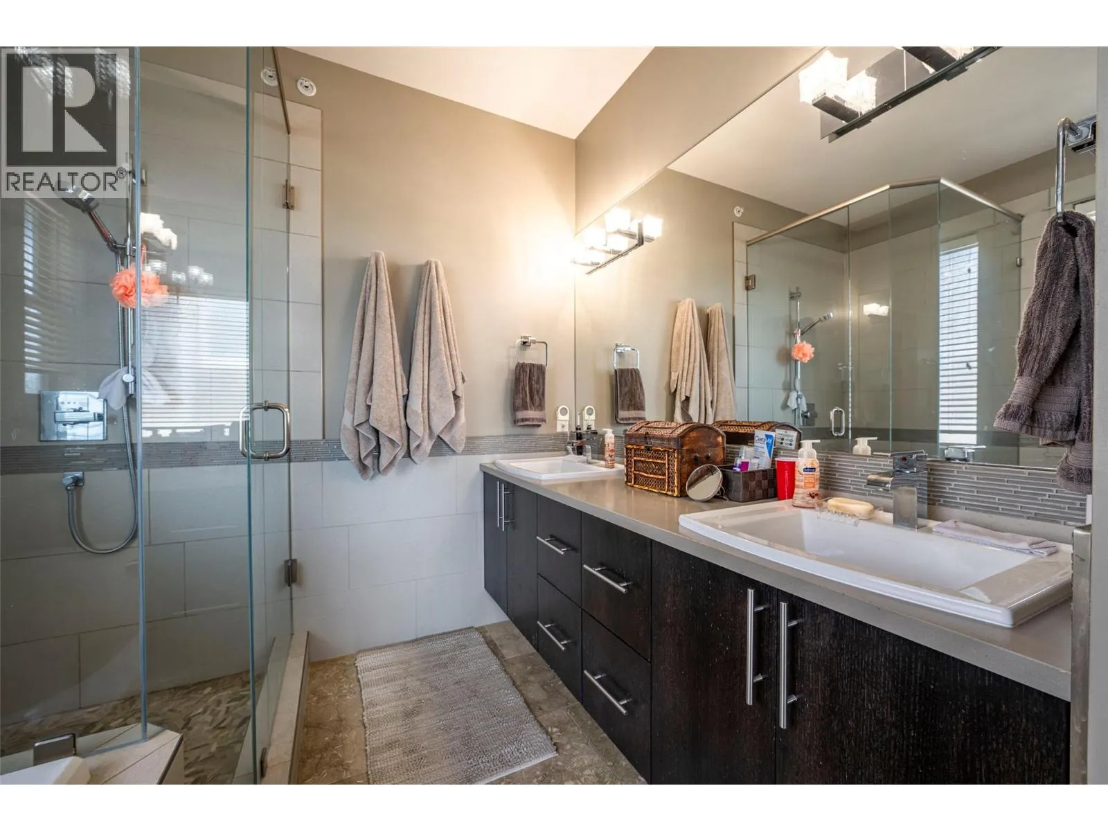 4134 Camelback Way