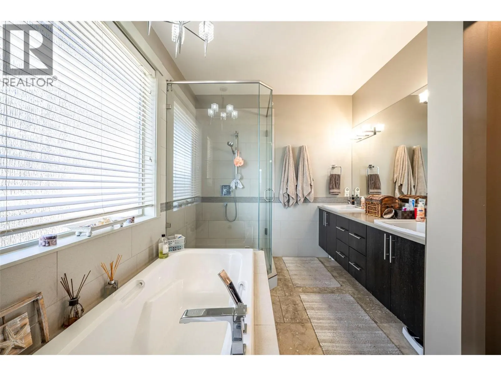 4134 Camelback Way