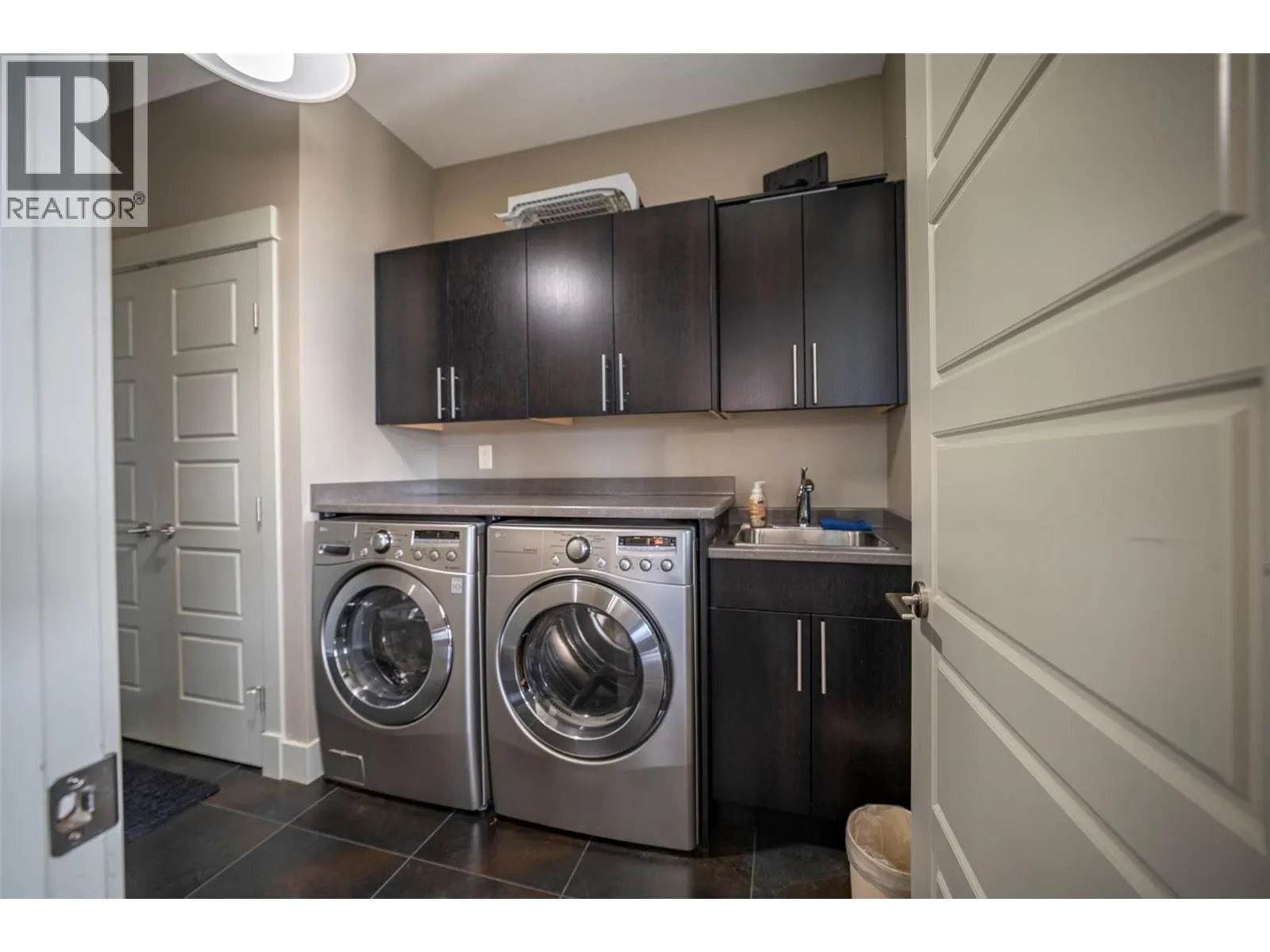 4134 Camelback Way