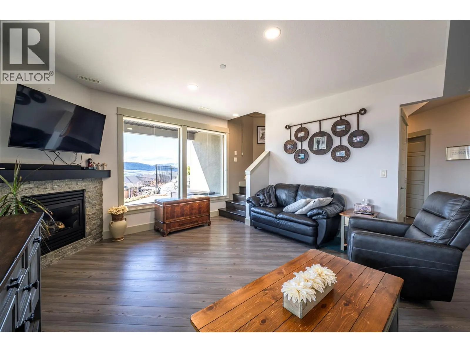 4134 Camelback Way