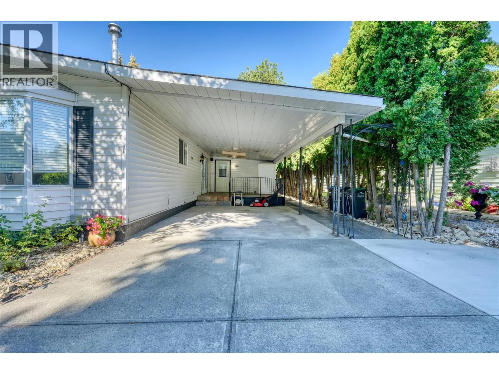 17017 SNOW Avenue Unit# 1