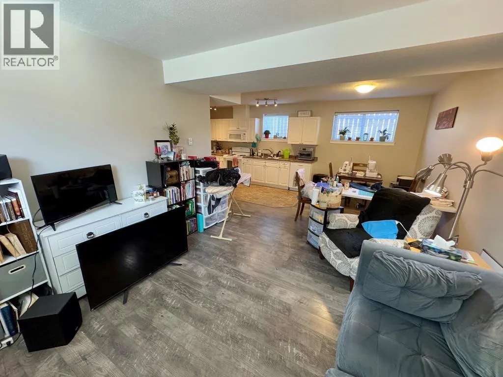 1323/1325 101 Avenue