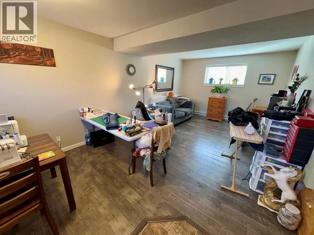 1323/1325 101 Avenue