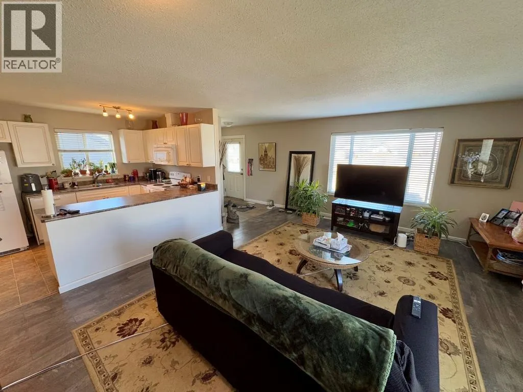 1323/1325 101 Avenue