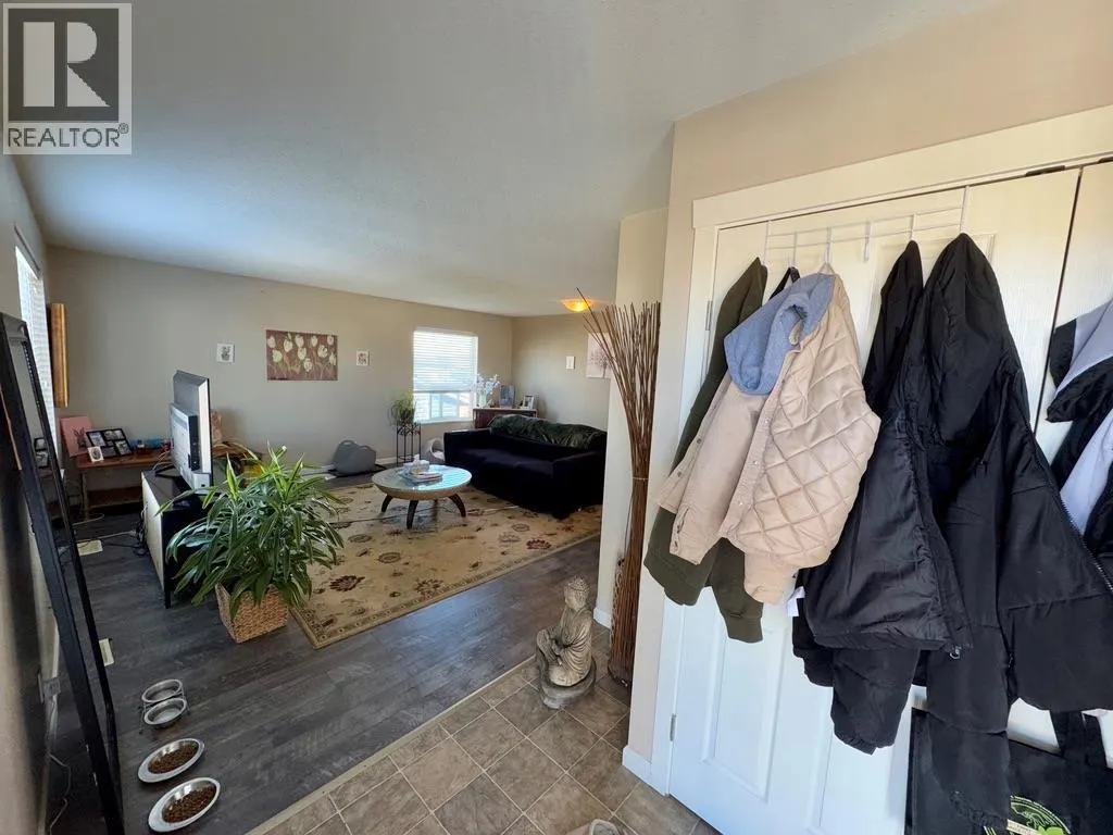 1323/1325 101 Avenue