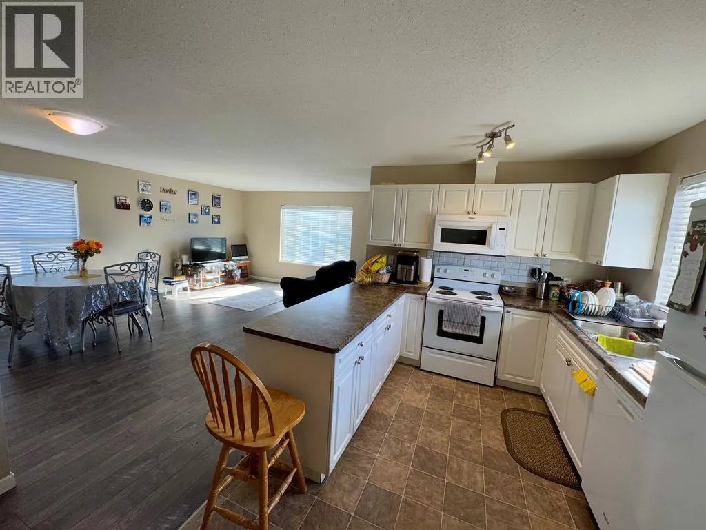 1323/1325 101 Avenue