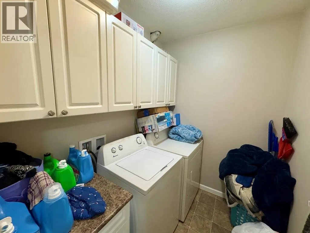 1323/1325 101 Avenue