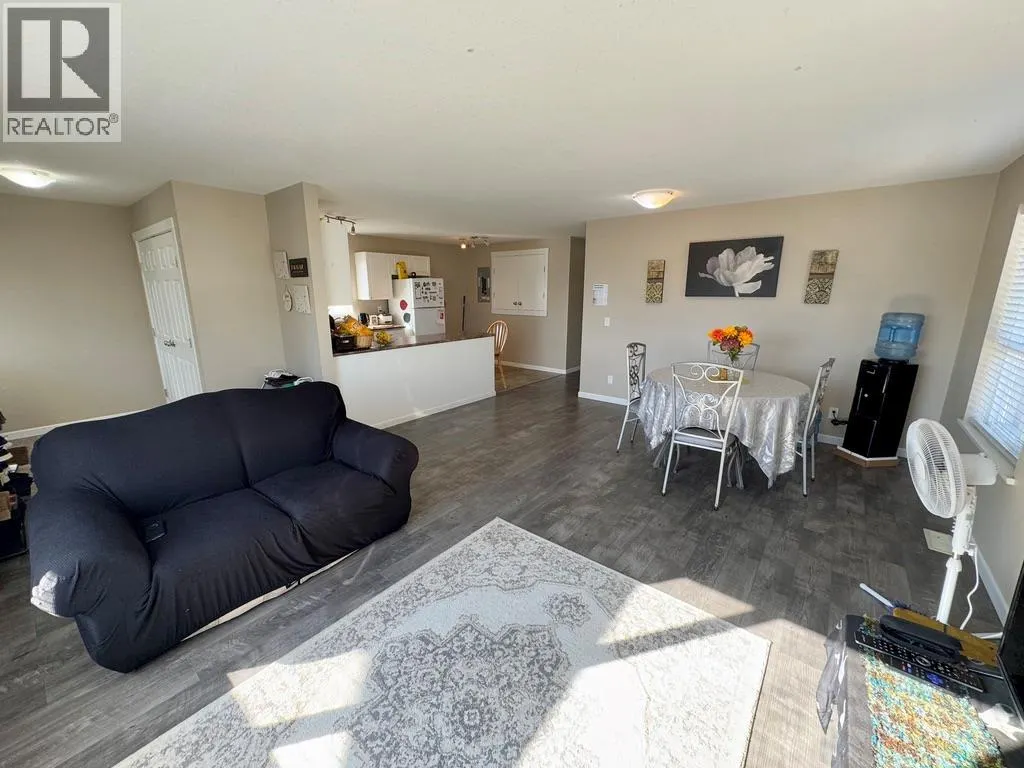 1323/1325 101 Avenue