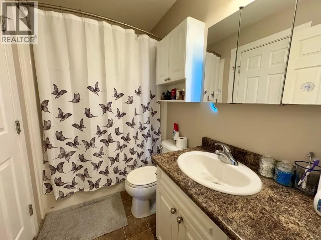 1323/1325 101 Avenue