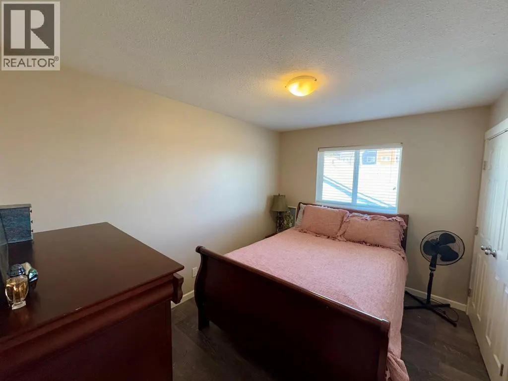 1323/1325 101 Avenue