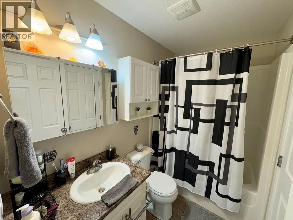 1323/1325 101 Avenue