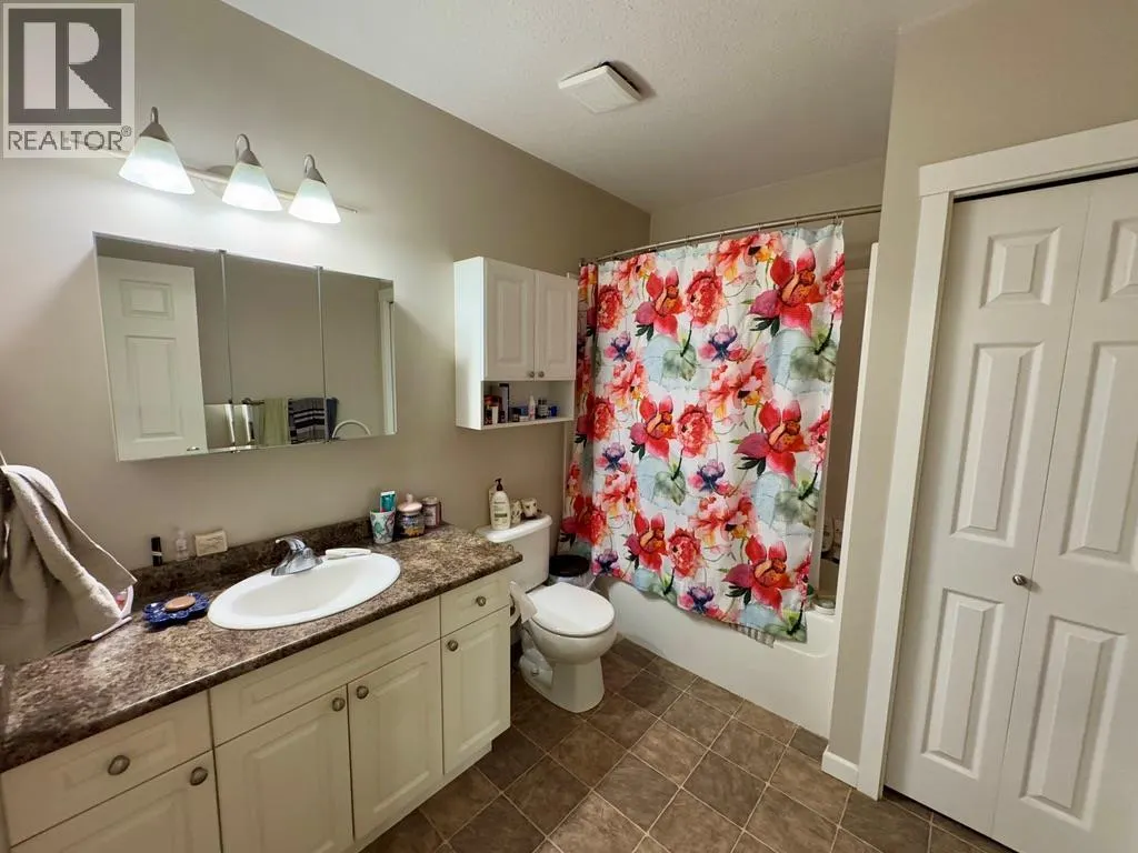 1323/1325 101 Avenue