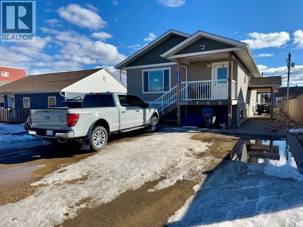 1323/1325 101 Avenue