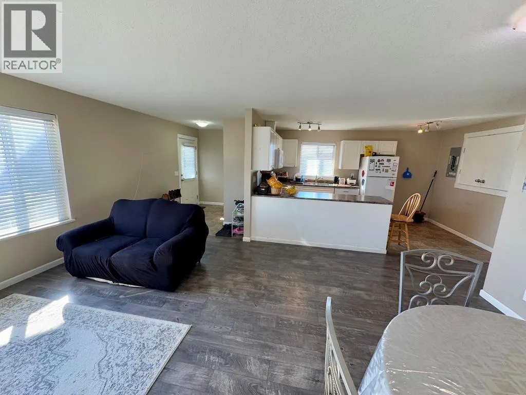 1323/1325 101 Avenue