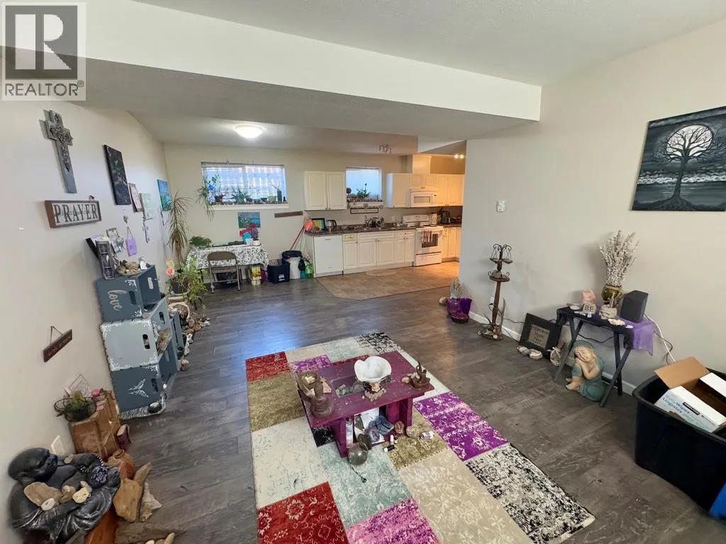 1323/1325 101 Avenue