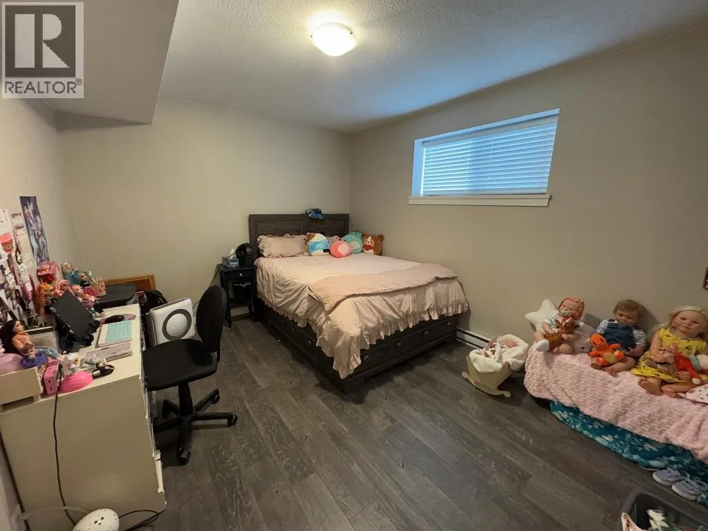 1323/1325 101 Avenue