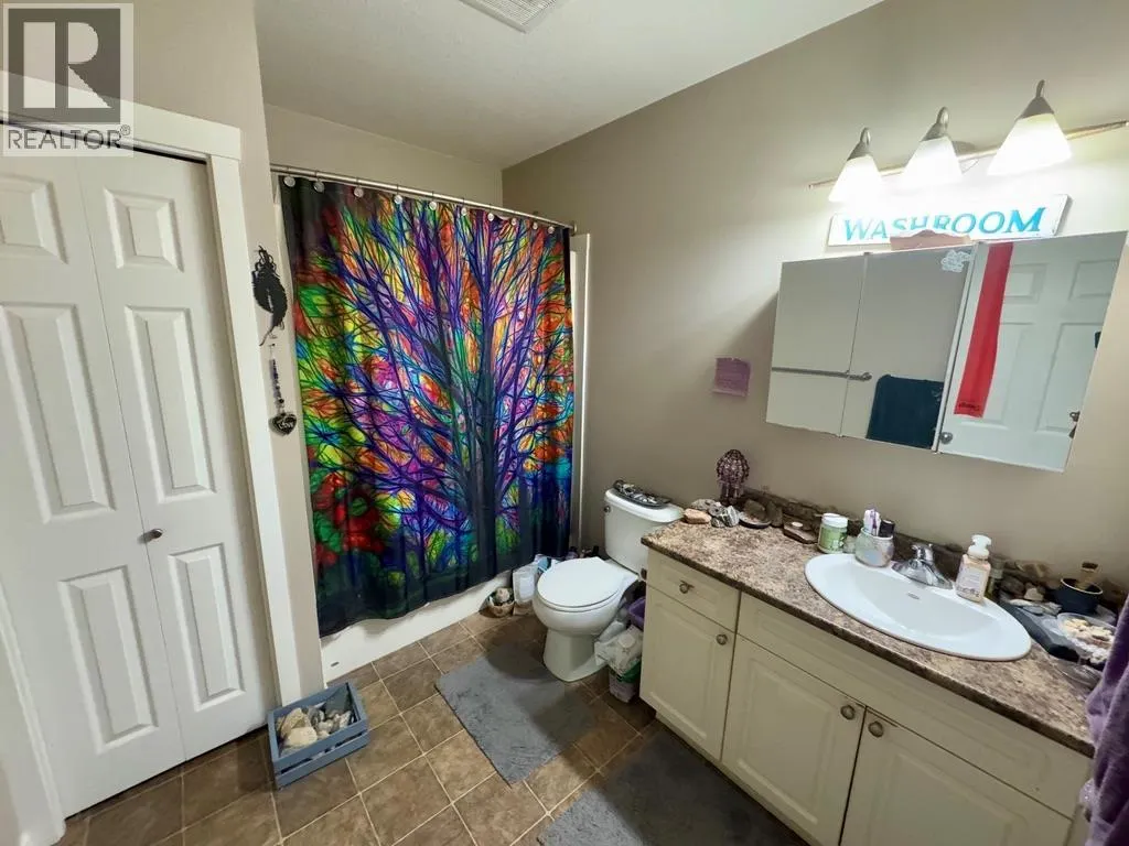 1323/1325 101 Avenue