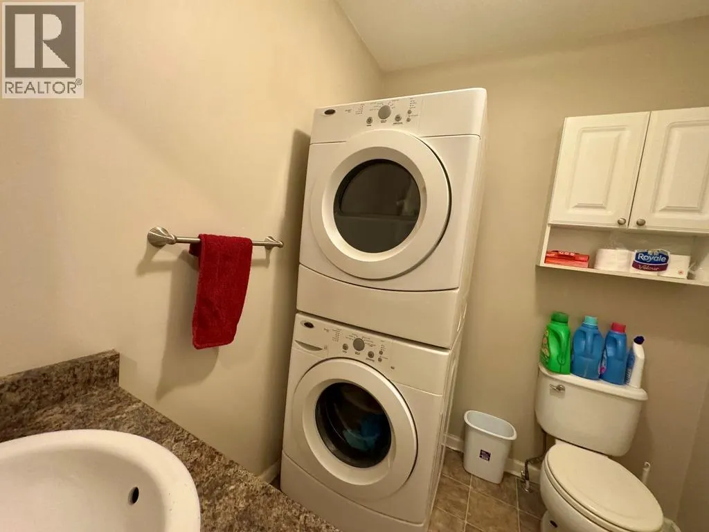 1323/1325 101 Avenue