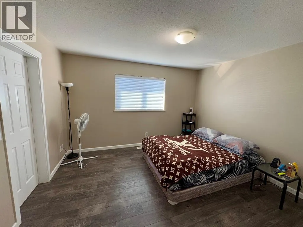 1323/1325 101 Avenue