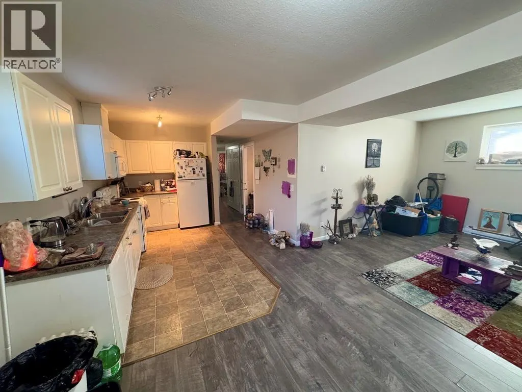 1323/1325 101 Avenue