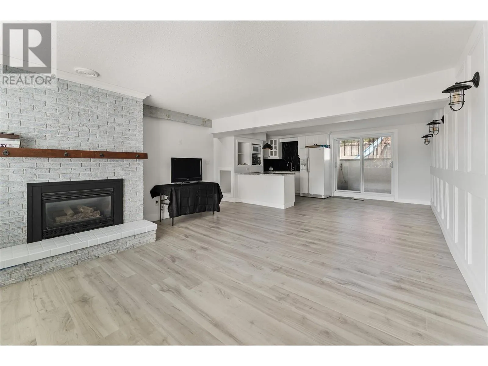 2340 Thacker Drive