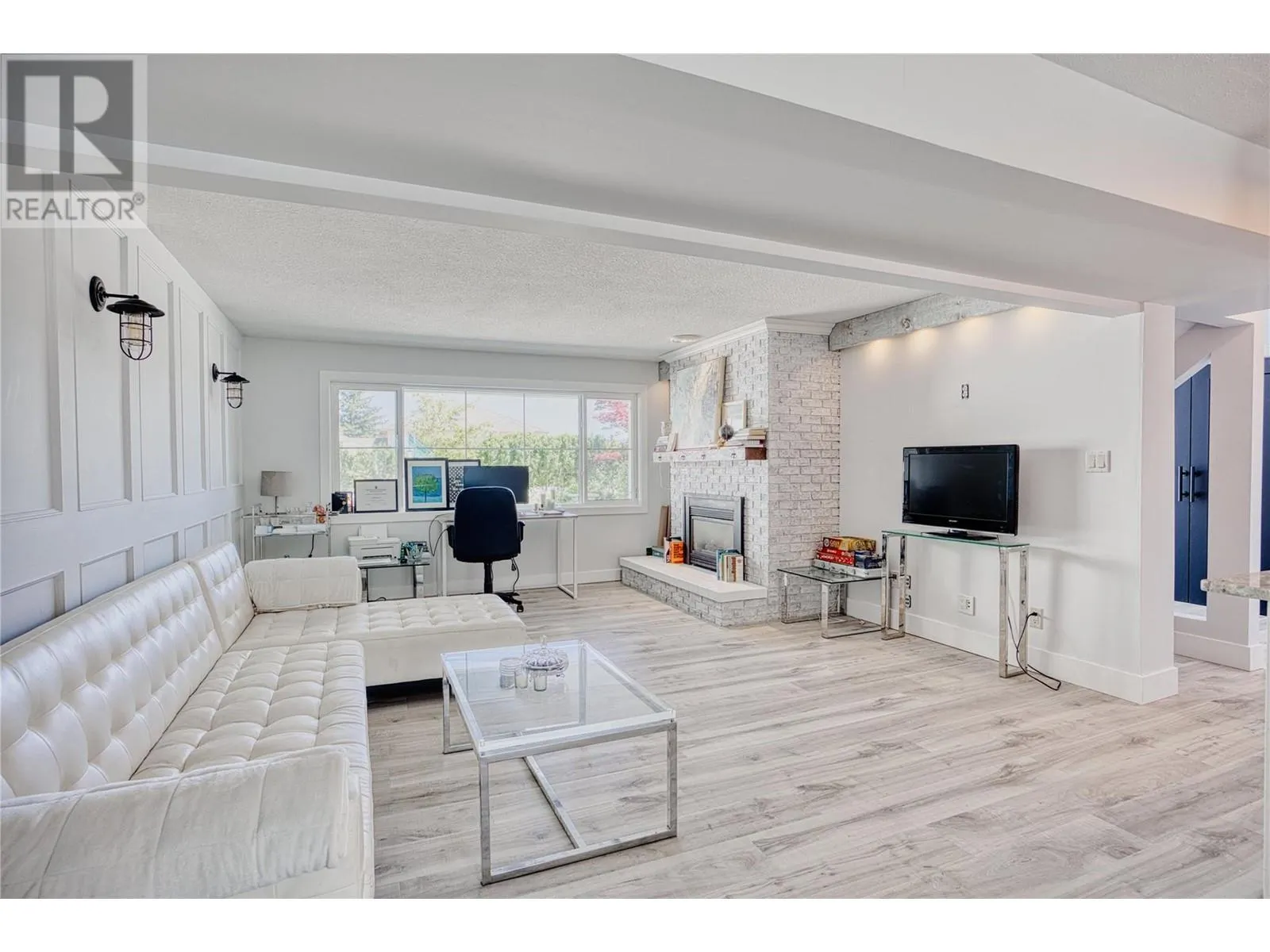 2340 Thacker Drive
