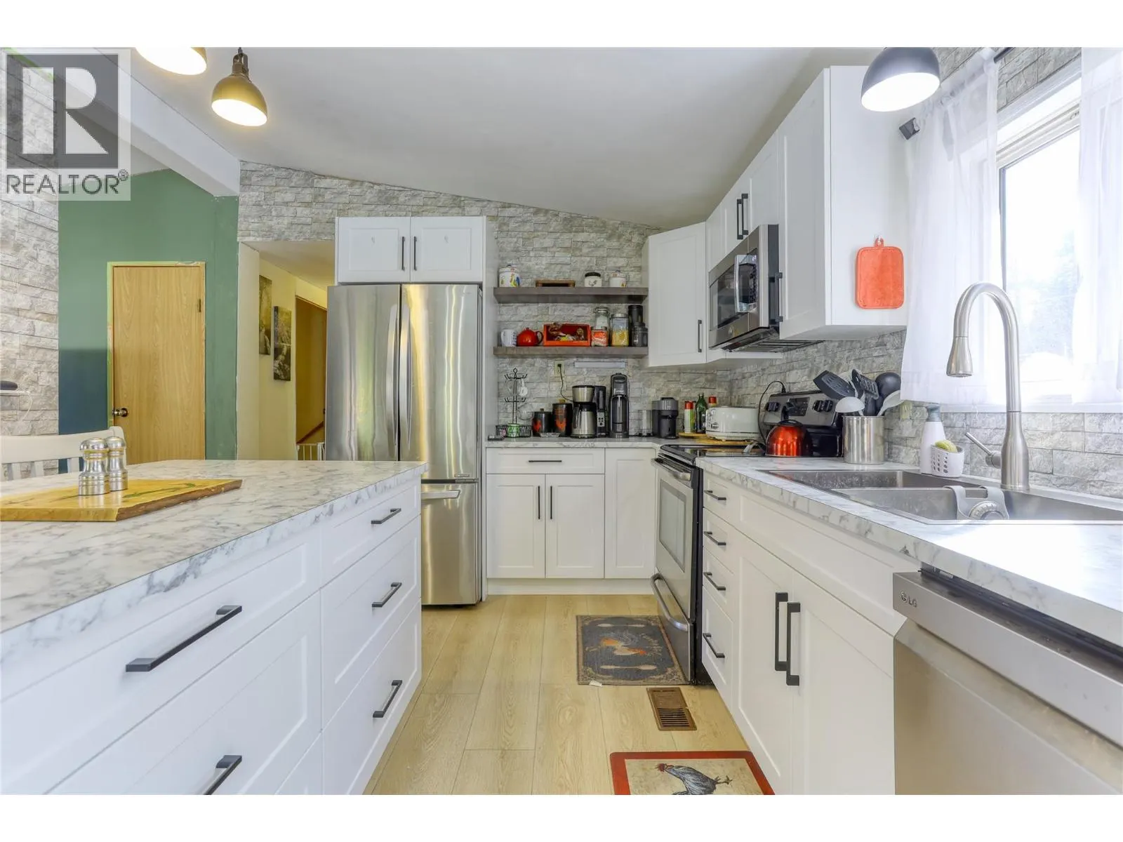 4366 Poplar Ridge Crescent