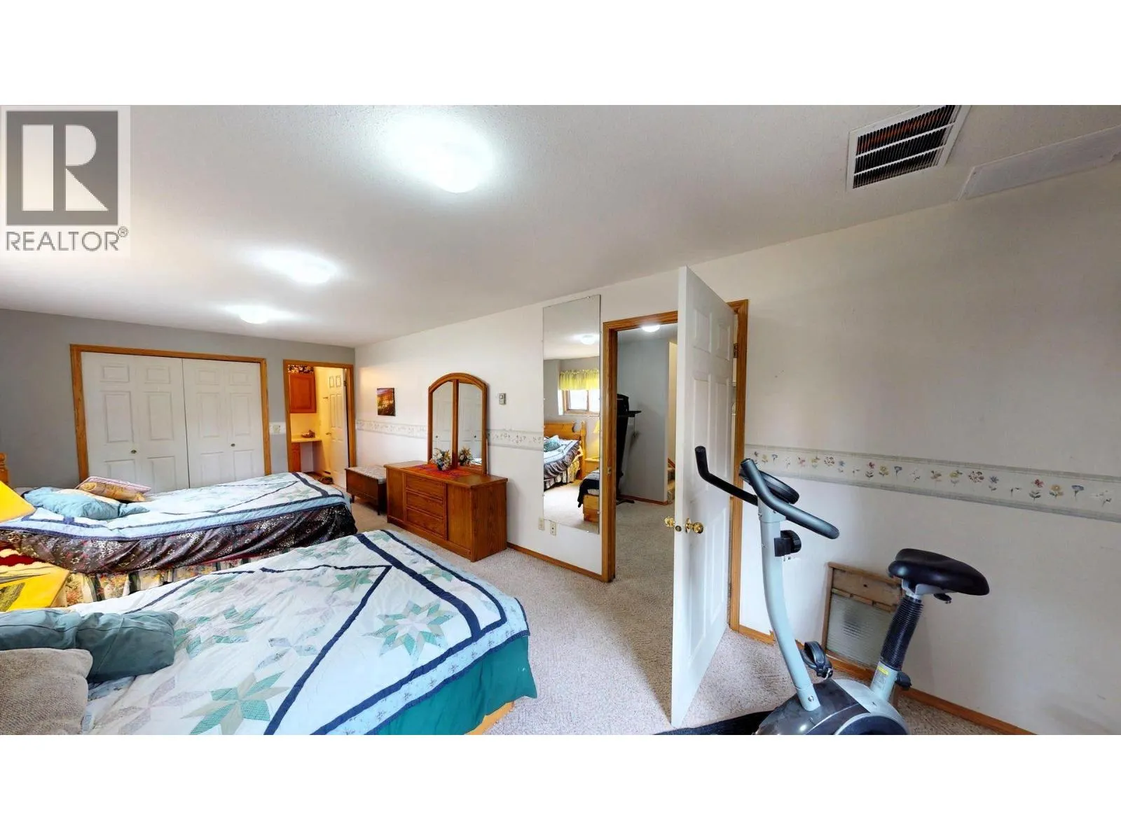 7319 Glacier Drive