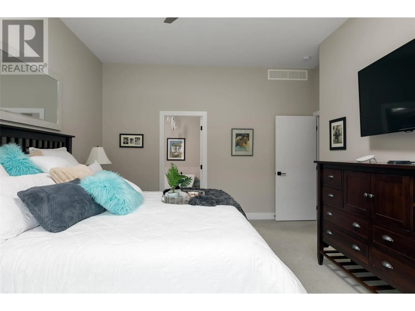 2759 Canyon Crest Drive