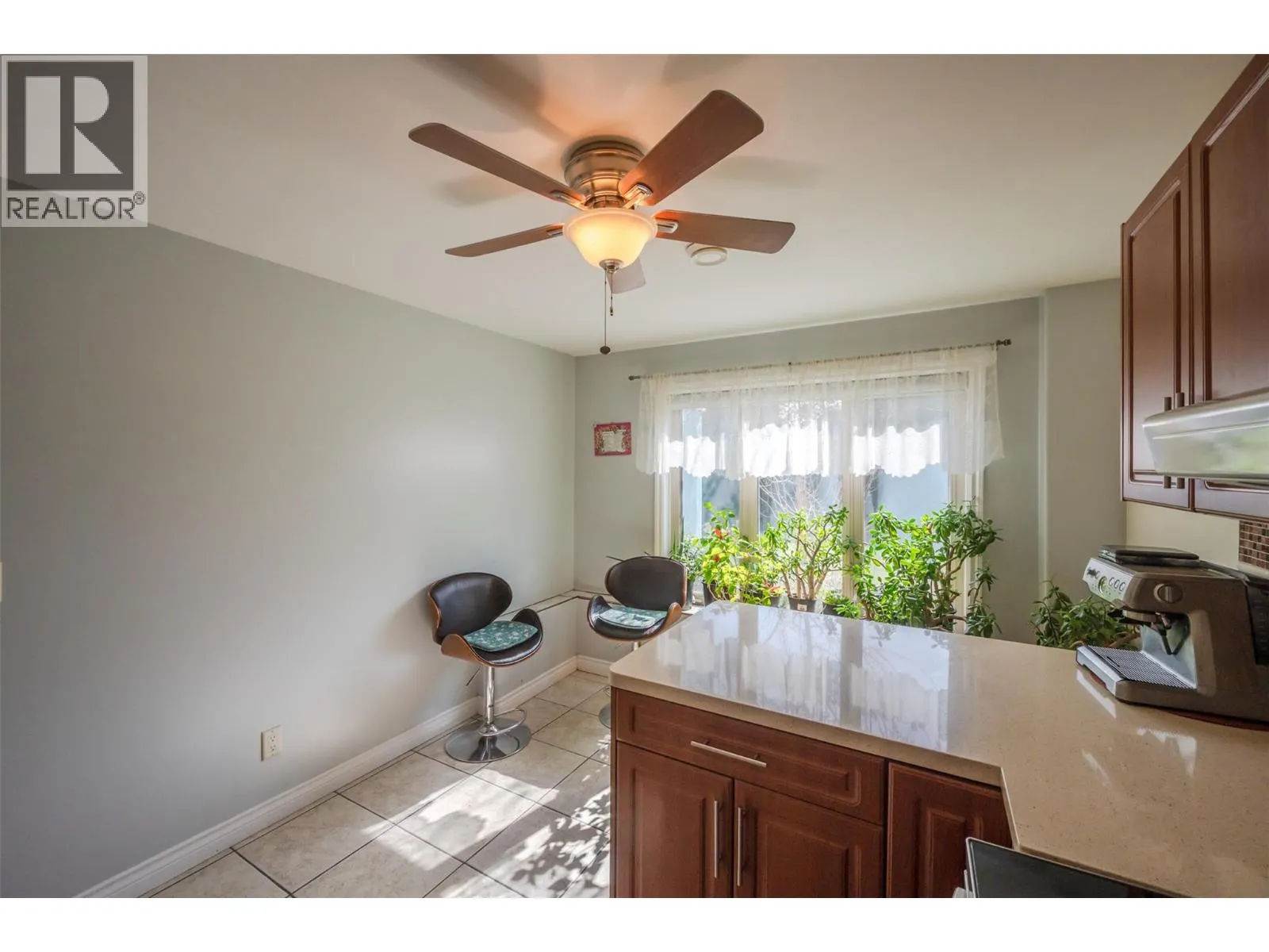 1095 Fairview Road