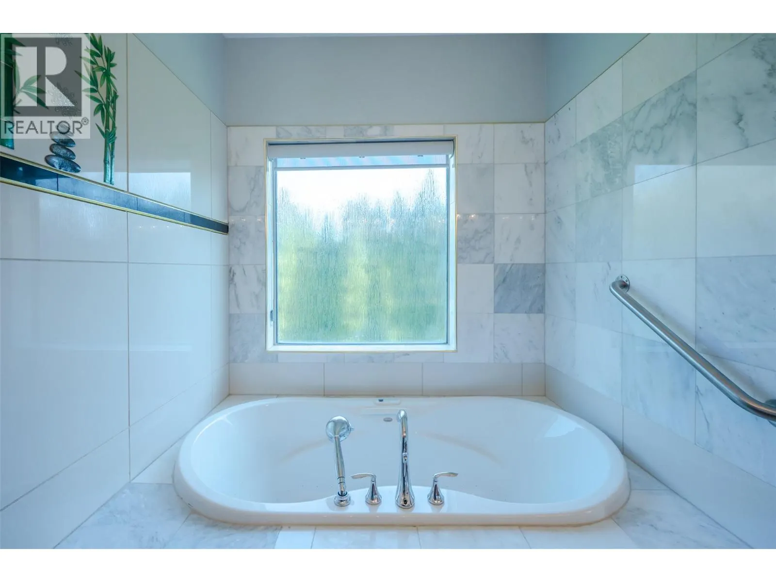 1095 Fairview Road