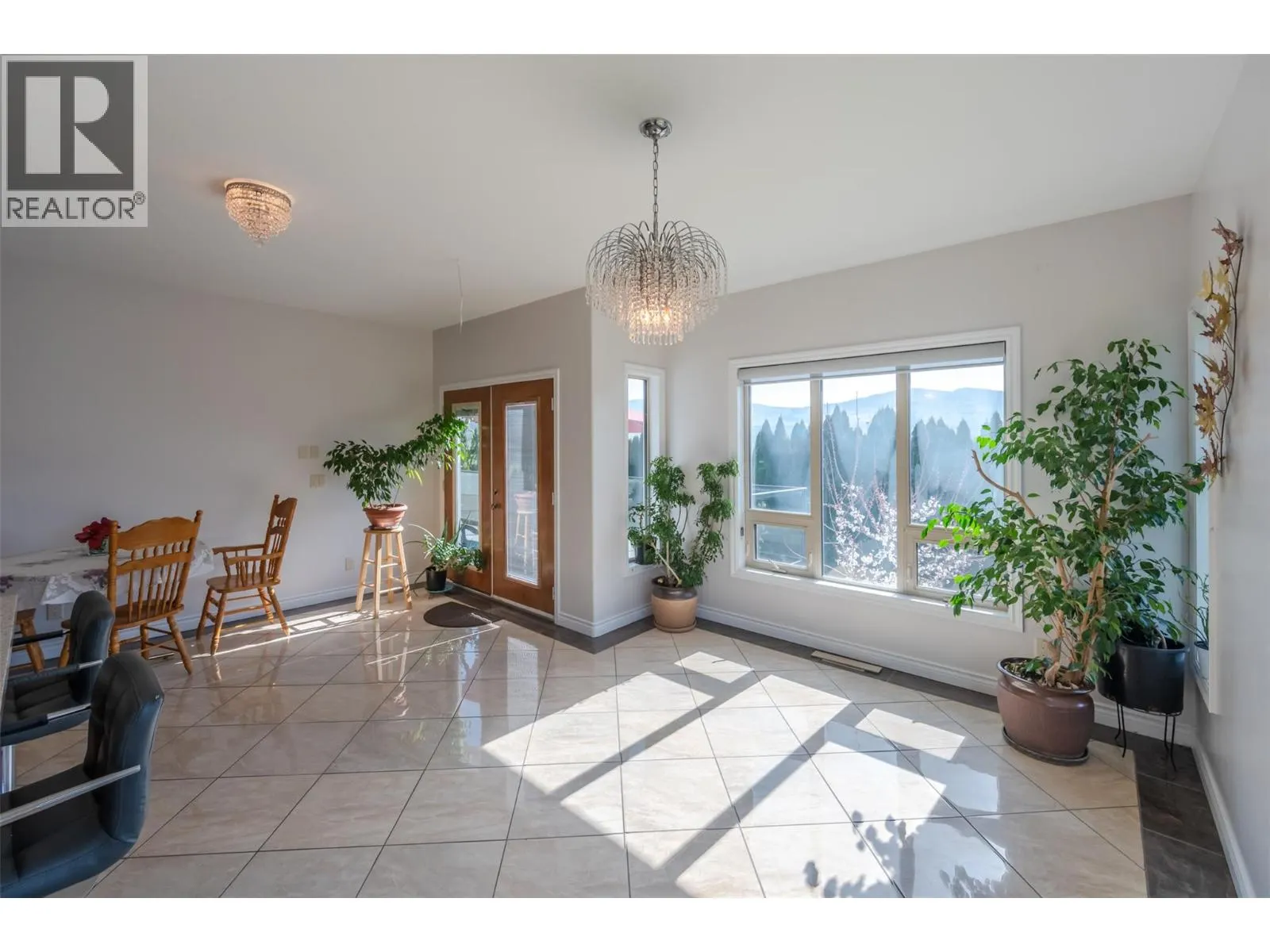 1095 Fairview Road