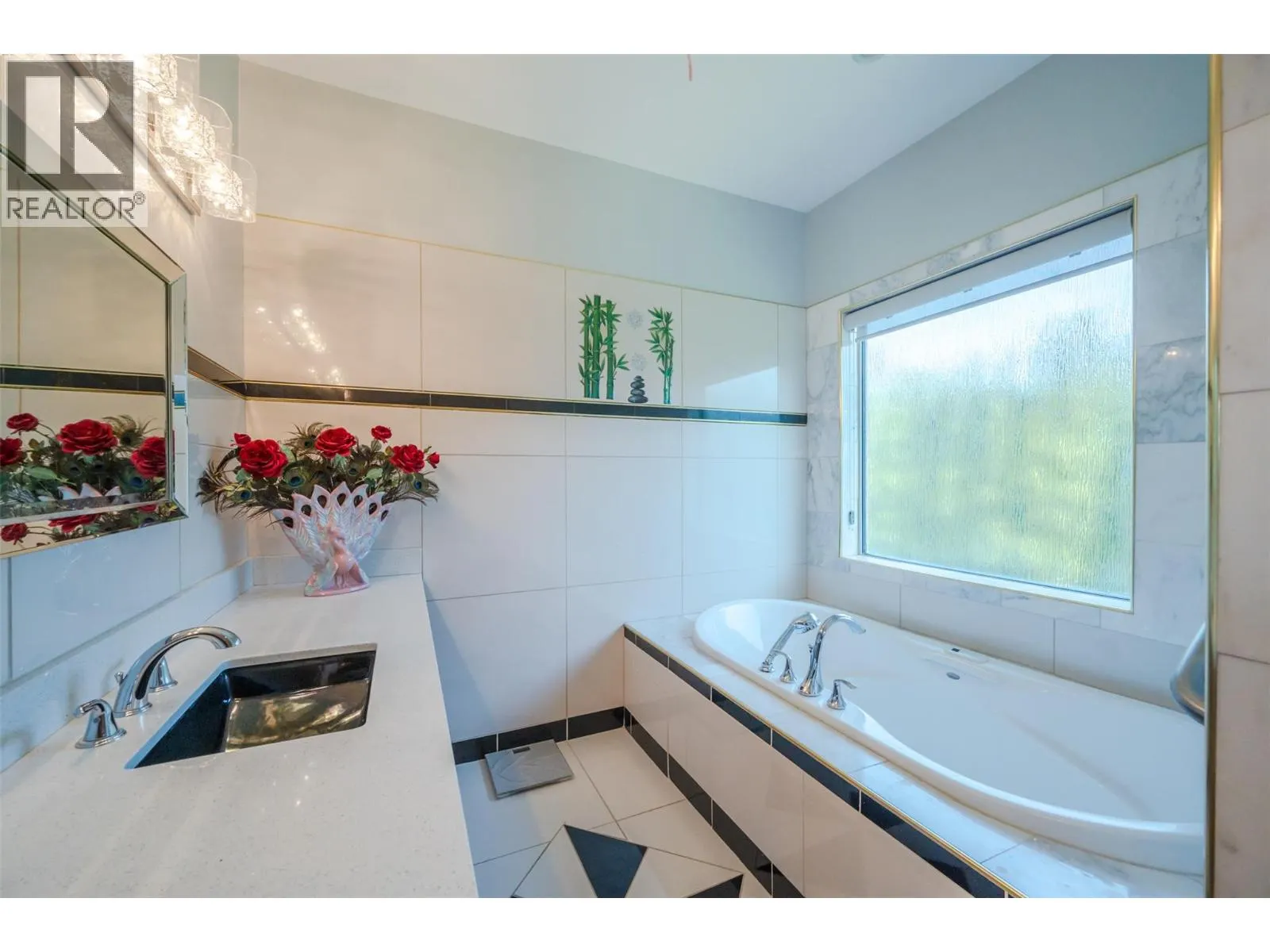 1095 Fairview Road