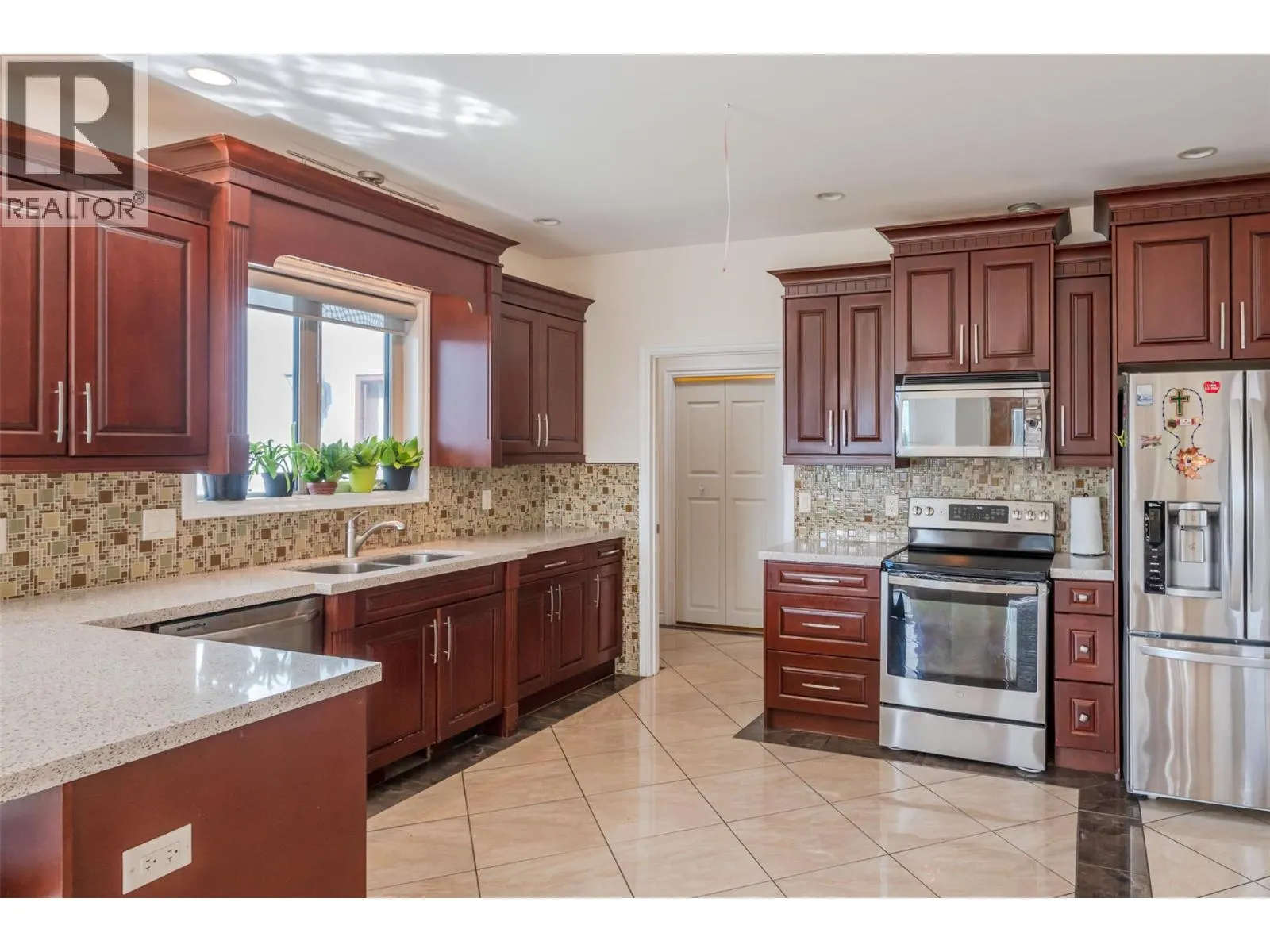 1095 Fairview Road