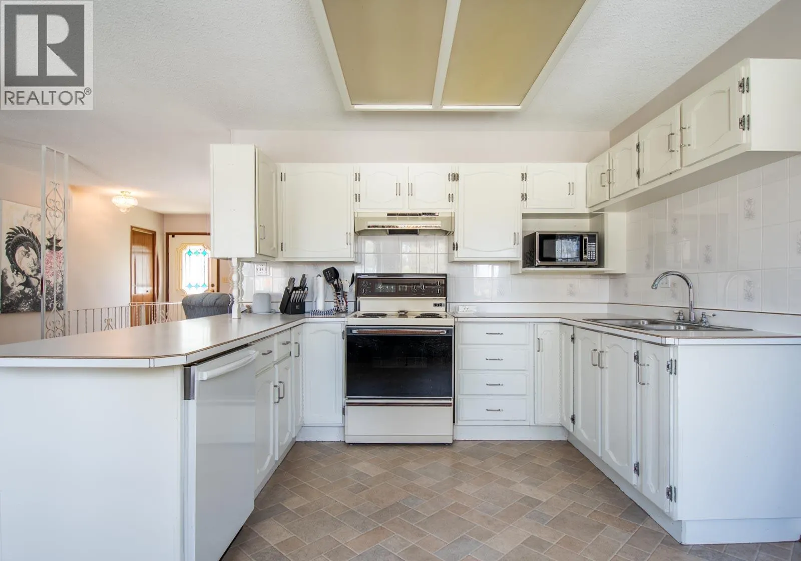 3402 Lockhart Drive