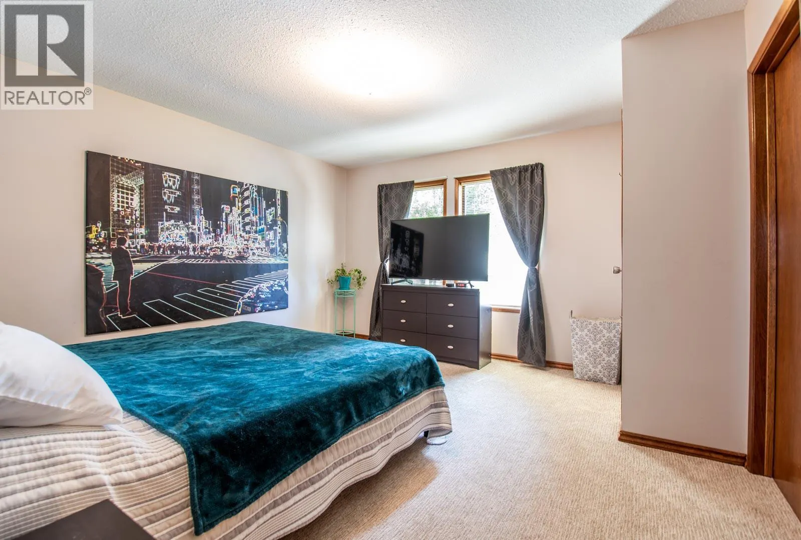 3402 Lockhart Drive