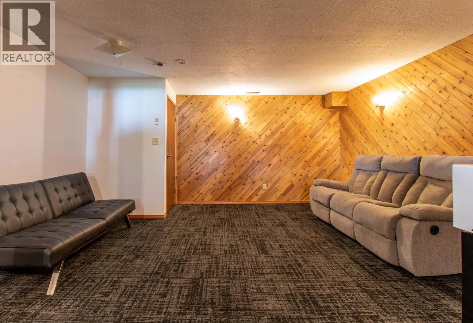 3402 Lockhart Drive