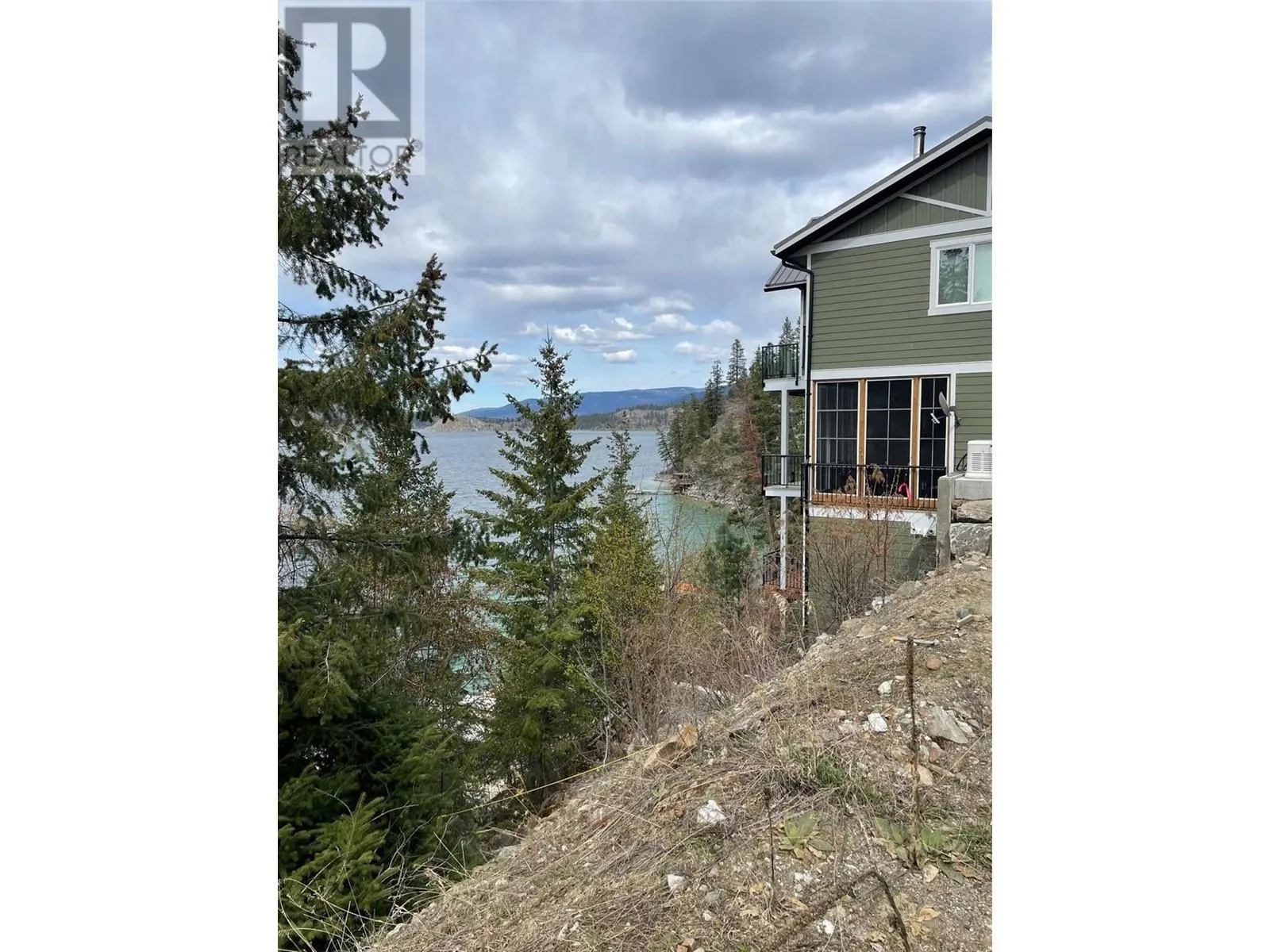 5649 Cosens Bay Road Unit# 8