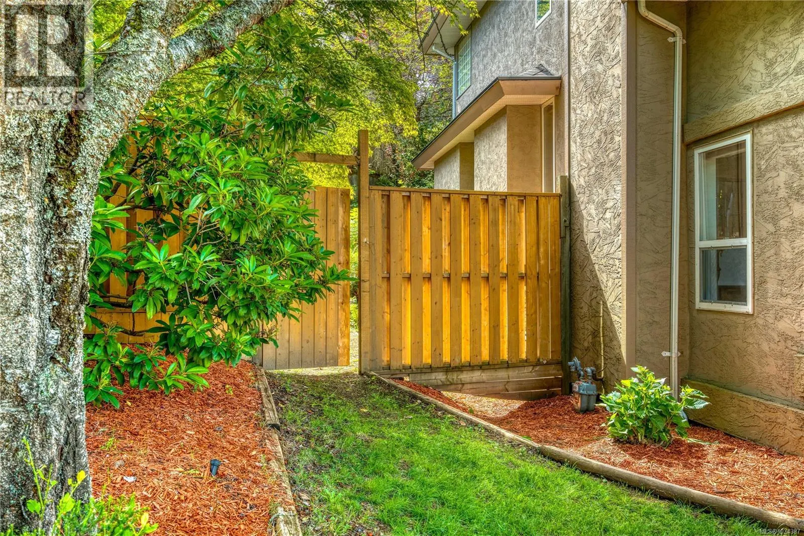5352 Coastview Pl