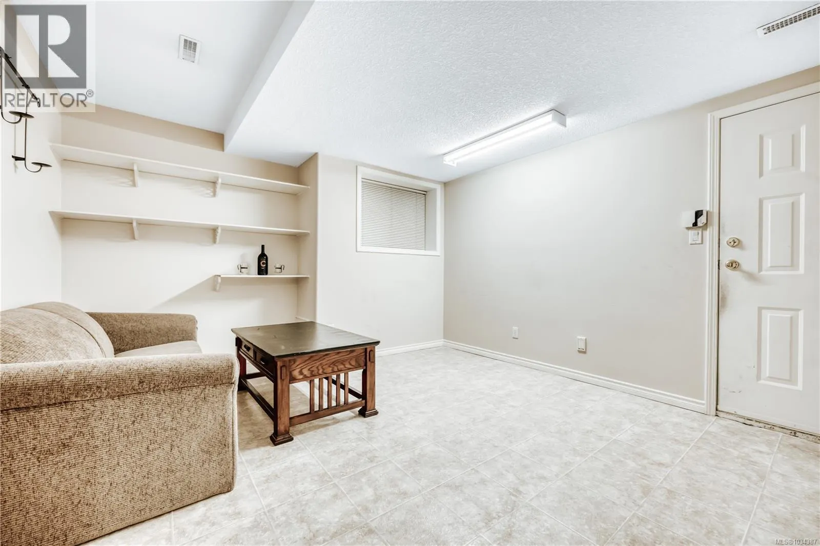5352 Coastview Pl