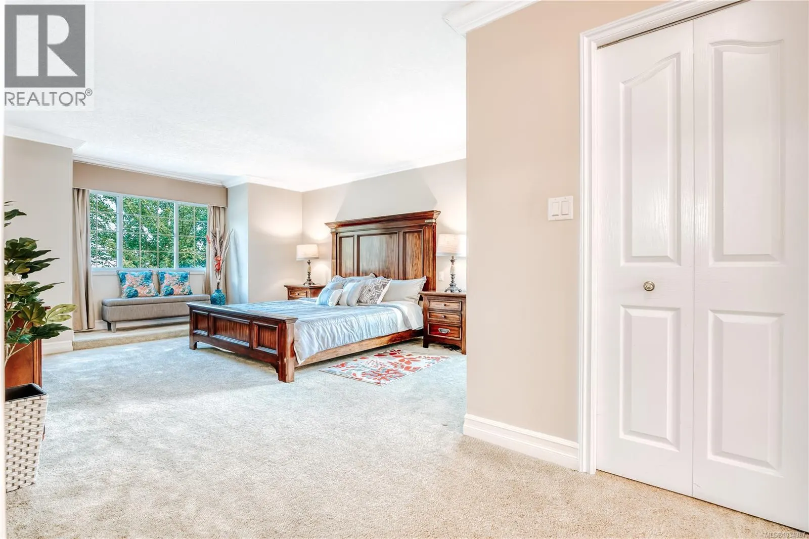 5352 Coastview Pl